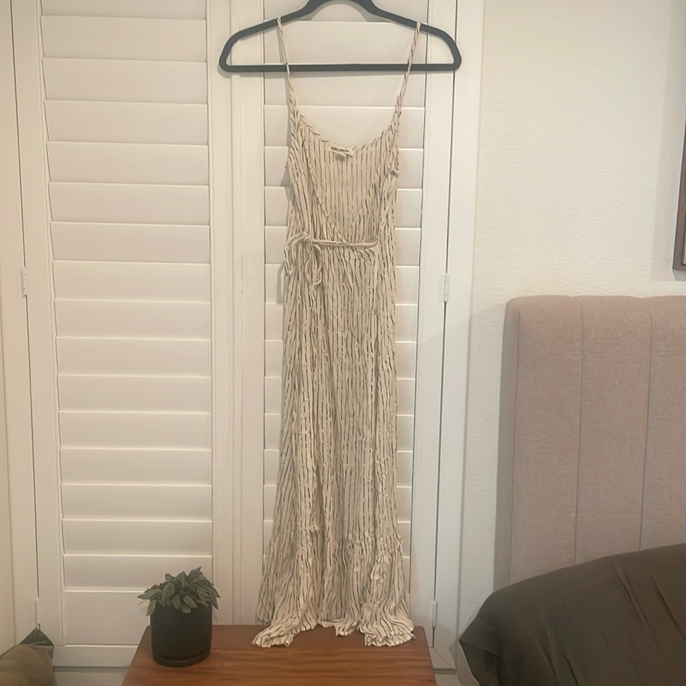 Mid-length Billabong dress
